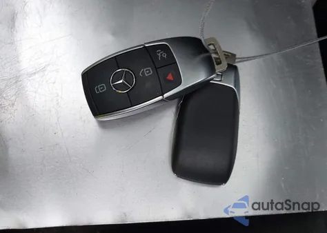 2025 Mercedes-Benz Gla 250 4Matic z USA, uszkodzony, nr VIN W1N4N4HB4SJ697422